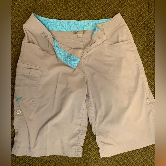 Grey hiking shorts, button up sides, size medium - Picture 3 of 3